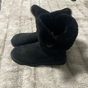 Ugg Bailey with Button